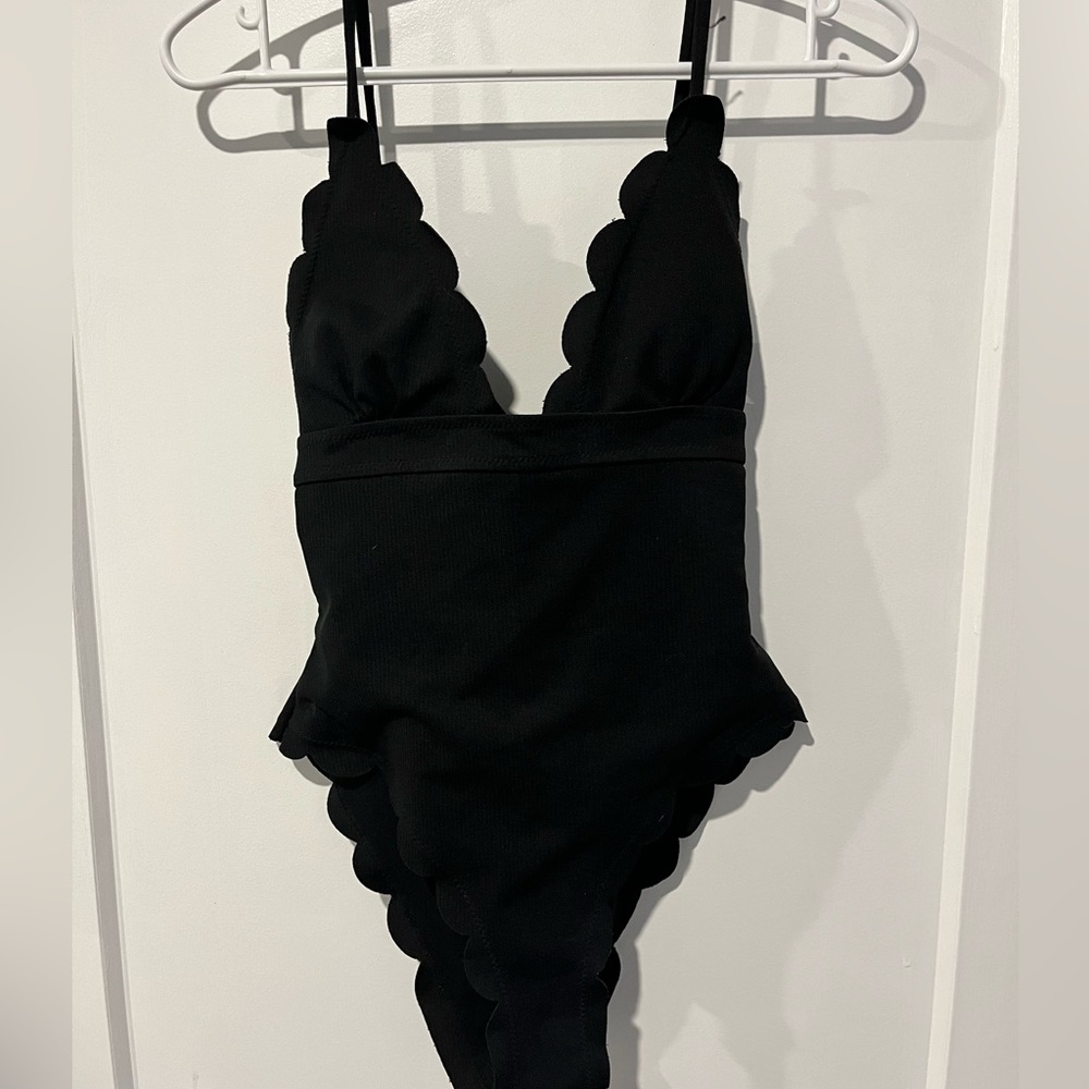 Zaful Scalloped Swimsuit